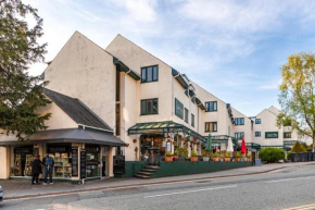 Luxury 2 Bed Room Lake View Apt Bowness Parking